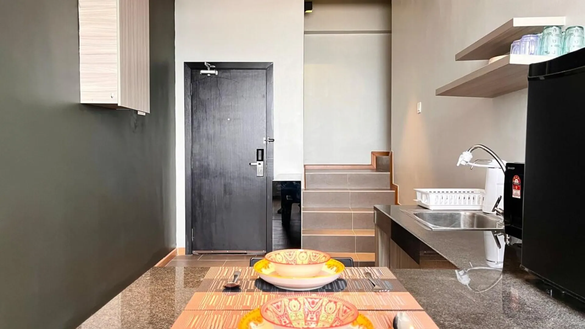 말라카 두리안 퉁갈의 프라이빗 하우스 (100m², 침실 2개, 프라이빗 욕실 2개) 3성급 싱글룸 레스토랑