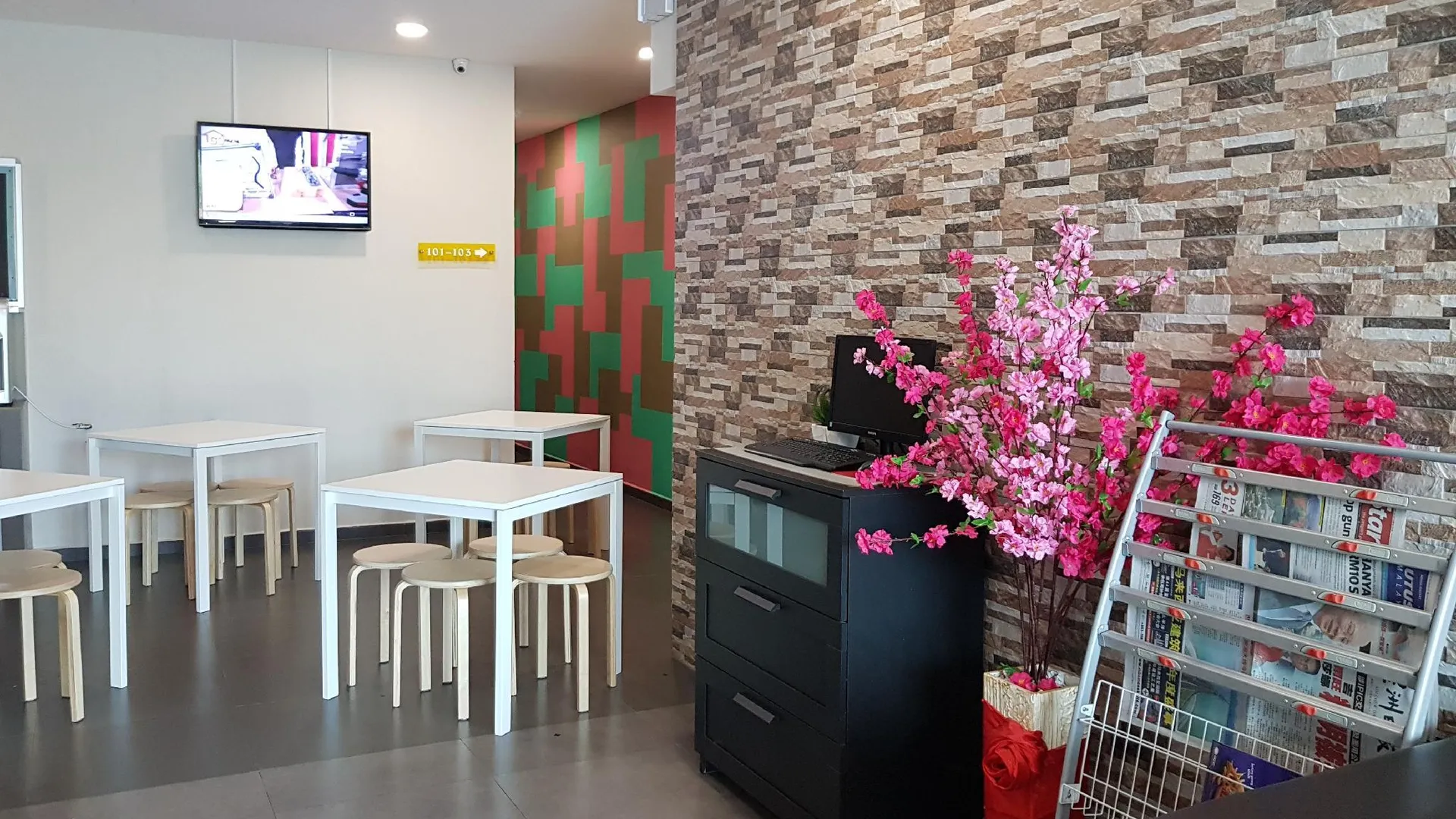 쿠알라 리피스 호텔 베스타리 프리마 2성급 호텔 외관