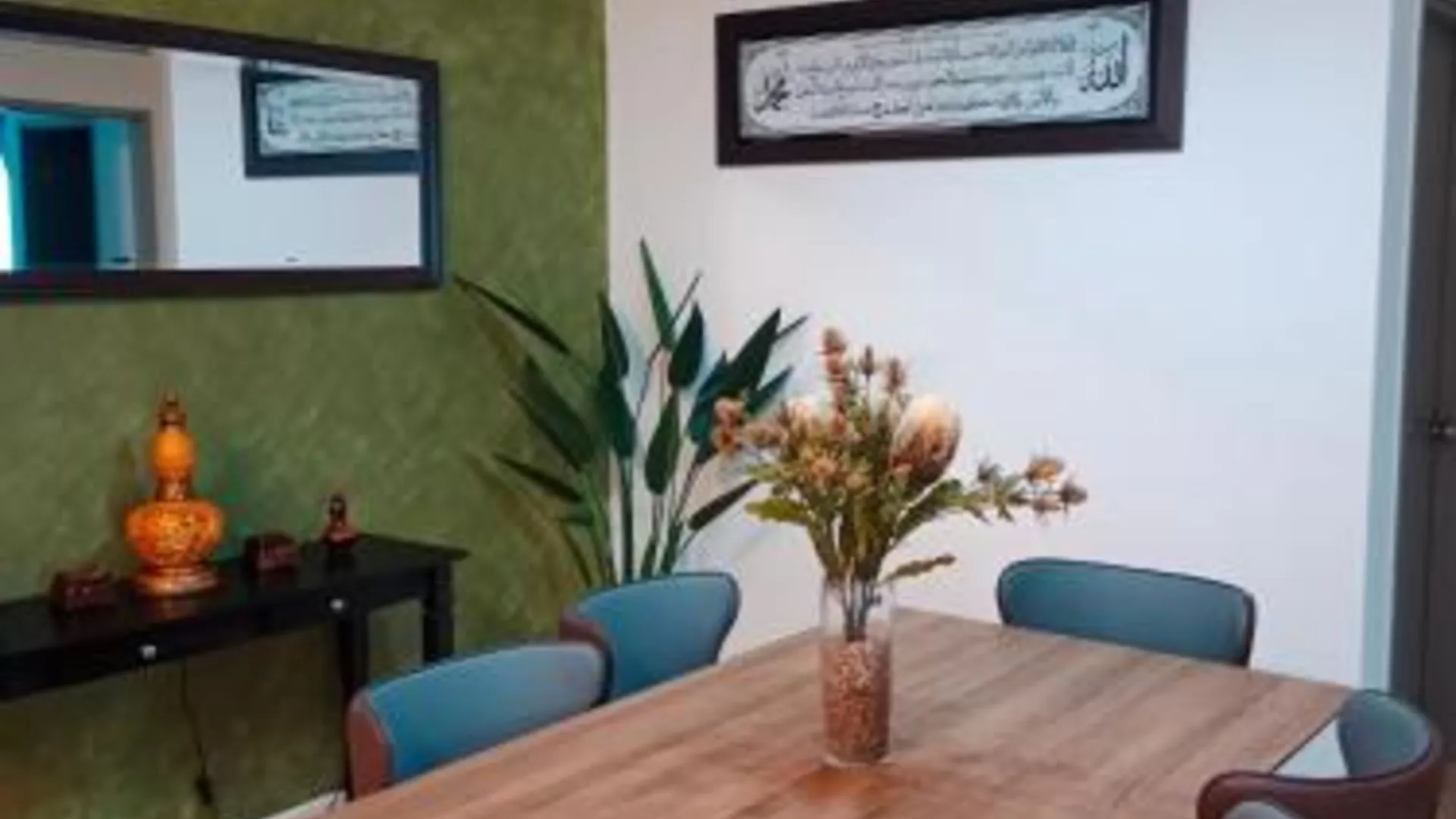 이포 캄퐁 울루 세포르의 아파트먼트 (89m², 침실 3개, 프라이빗 욕실 2개) 4성급 게스트하우스 수영장