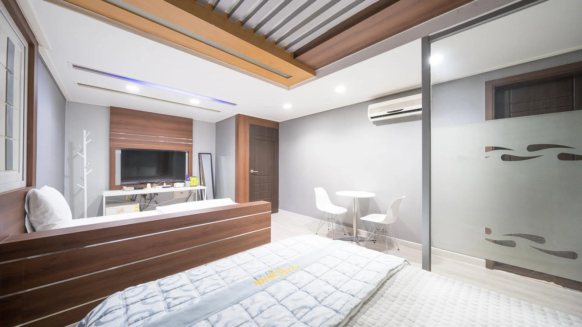 거창 거창 엔터 호텔 스위트룸