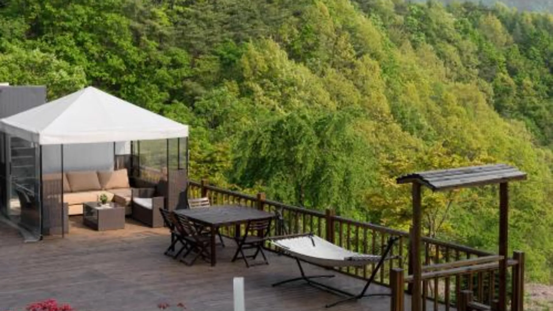 충주 페나테스 풀빌라 A동 3성급 게스트하우스 외관