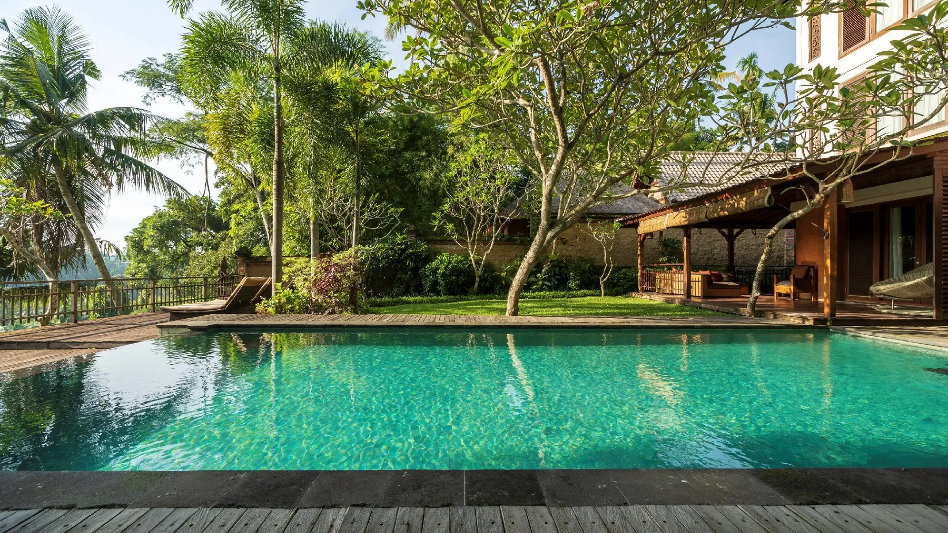 발리 아디와나 스바르가 로카 - 어 리트리트 리조트 4성급 호텔 외관