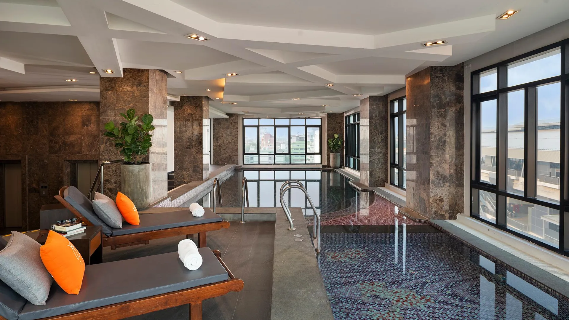 방콕 루멘 방콕 스리나카린 4성급 호텔 로비