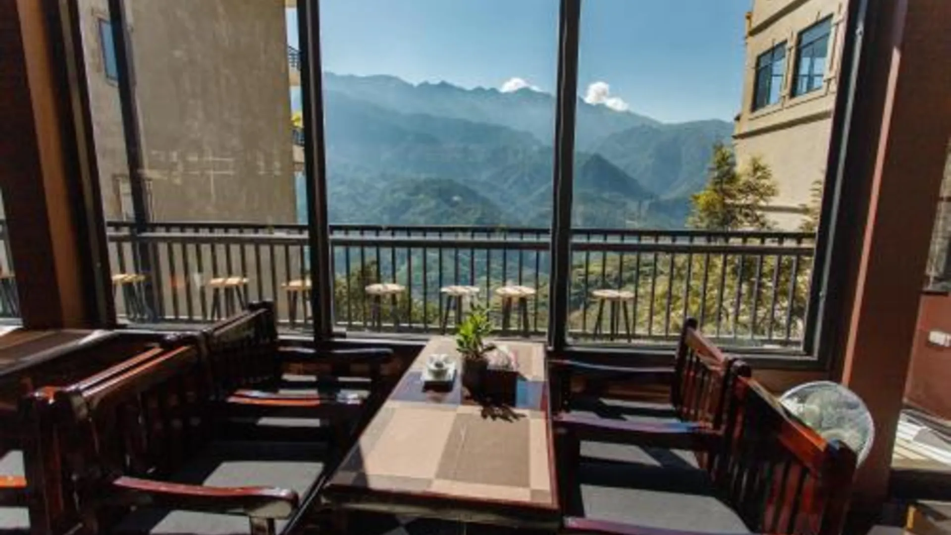 사파 마운틴뷰 스테이션 4성급 게스트하우스 외관