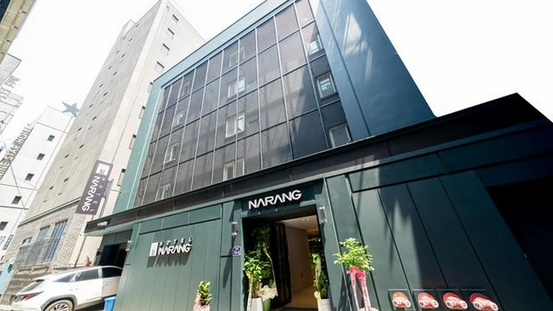 서울 신촌 나랑 1성급 호텔 외관