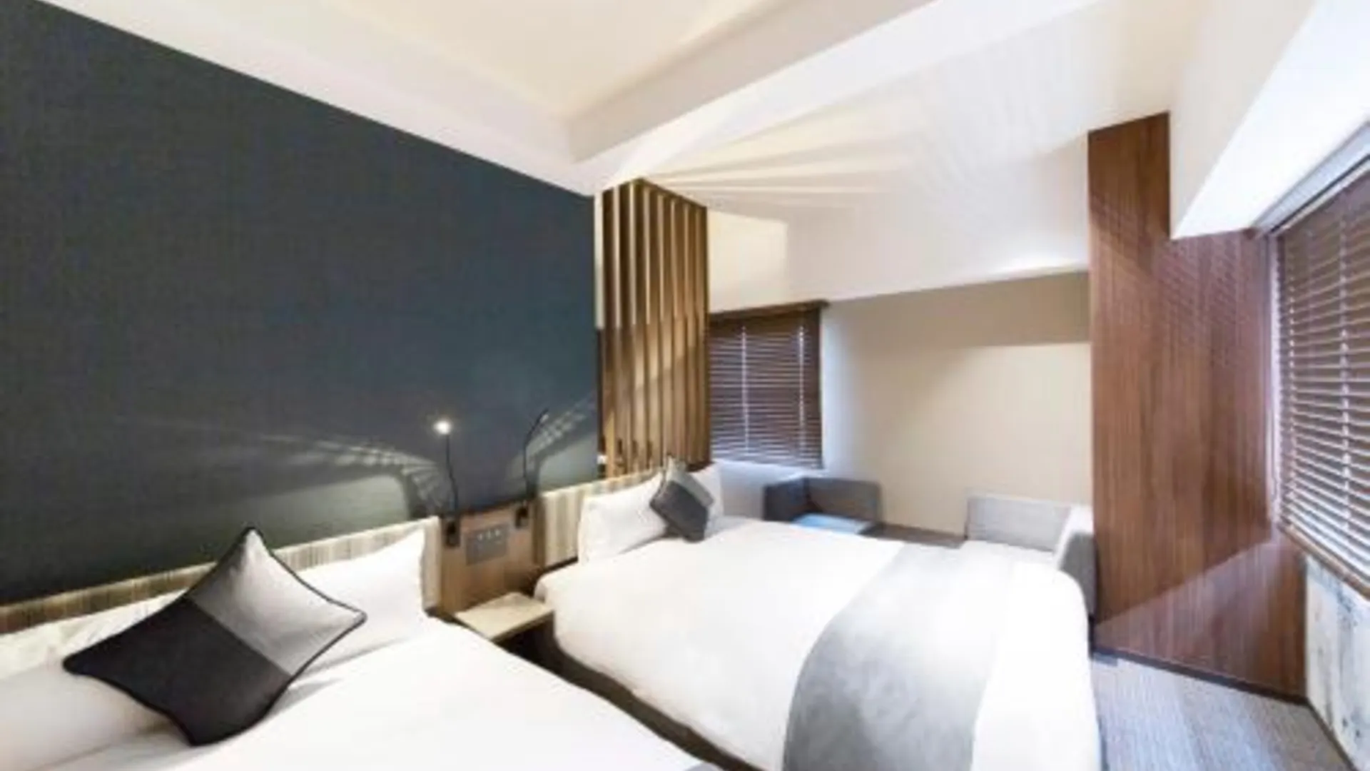 오사카 HOTEL HILLARYS Shinsaibashi 3성급 호텔 스위트룸