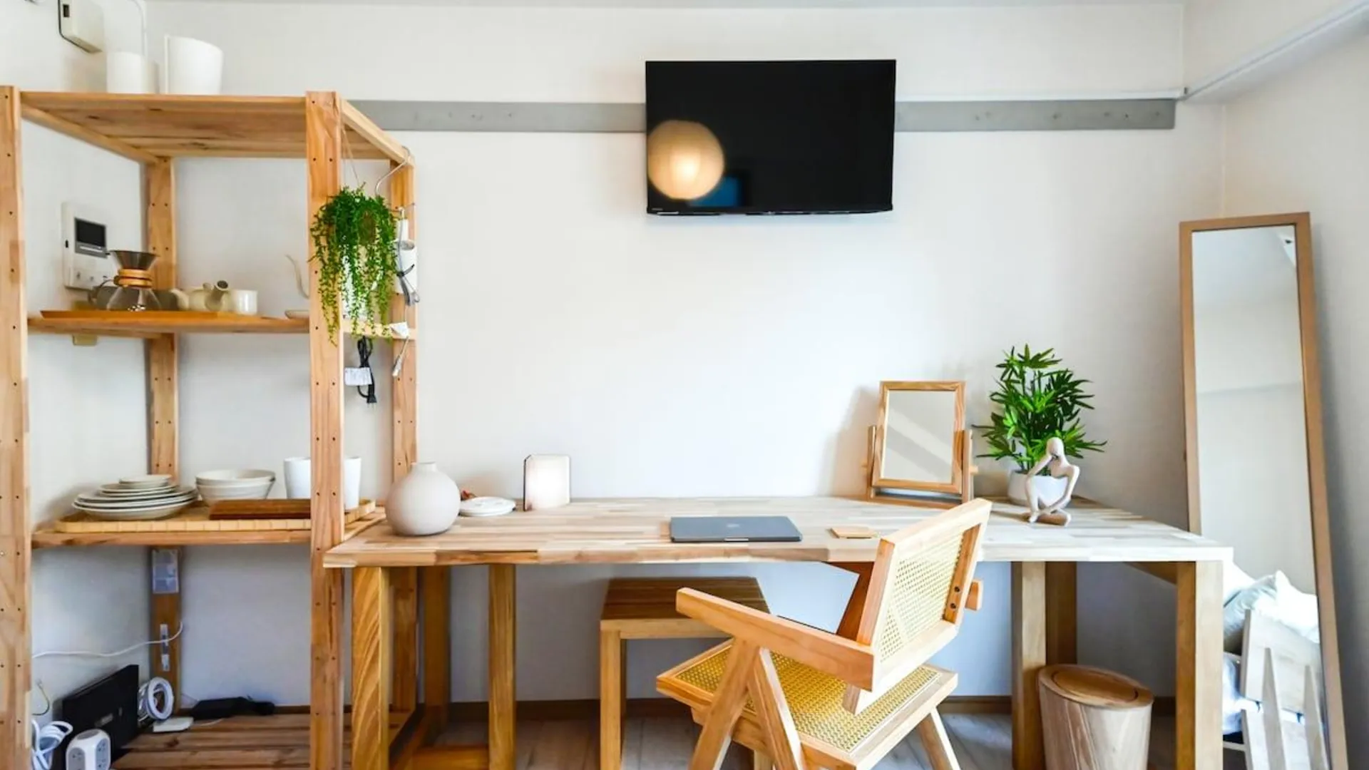 후쿠오카 New! Room 401 Japandi loft in Prime Location 3성급 게스트하우스 수영장