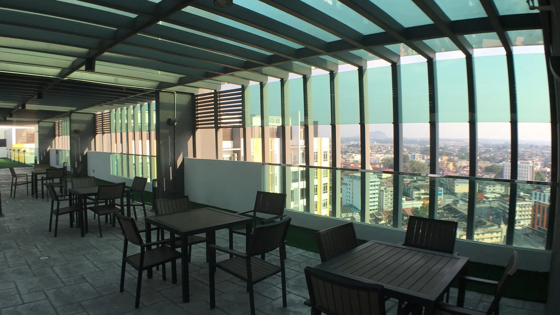 이포 캄풍 쿠차이의 아파트먼트 (85m², 침실 3개, 프라이빗 욕실 2개) 3성급 싱글룸 외관