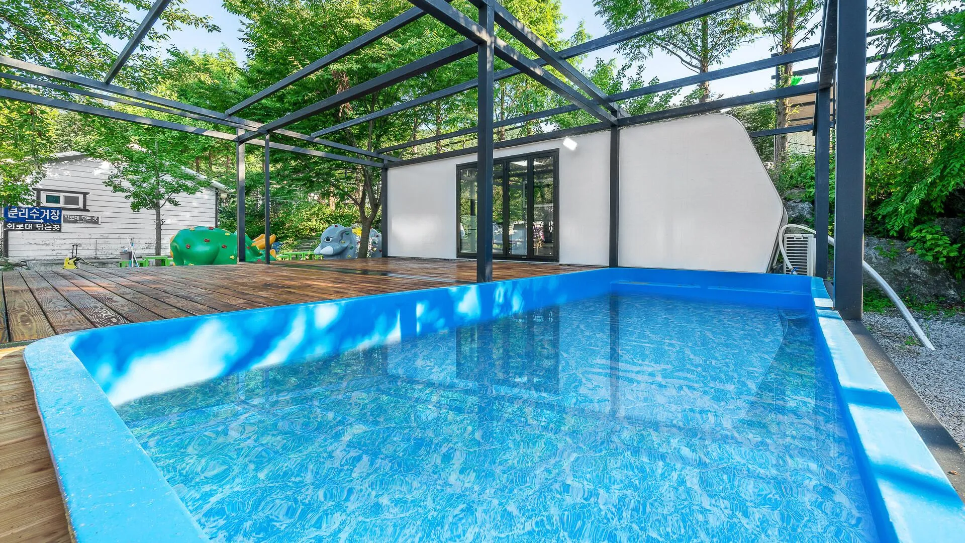 가평 힐링피아 카라반 글램핑 풀 캠핑장 2성급 게스트하우스 객실