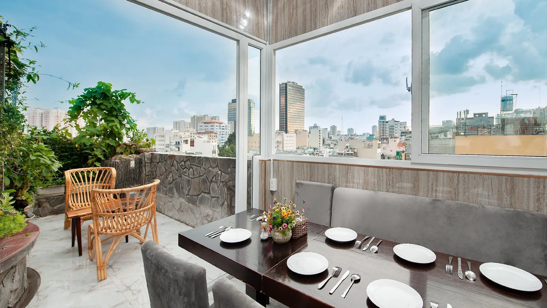 호치민 레드도어즈 프리미엄 @ 아티카 호텔 2성급 호텔 레스토랑