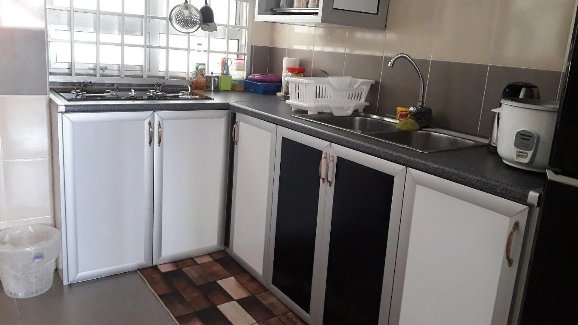 쿠알라테렝가누 바투 부록의 아파트먼트 (840m², 침실 3개, 프라이빗 욕실 2개) 3성급 싱글룸 전망