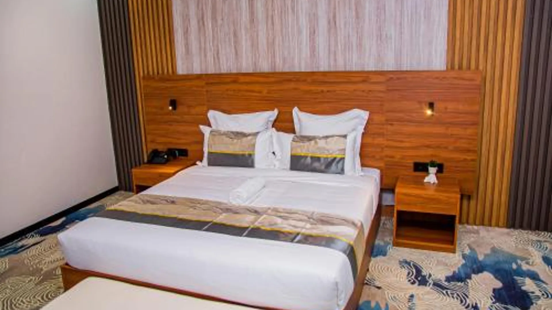 온당와 Emirates Hotel 4성급 호텔 스위트룸