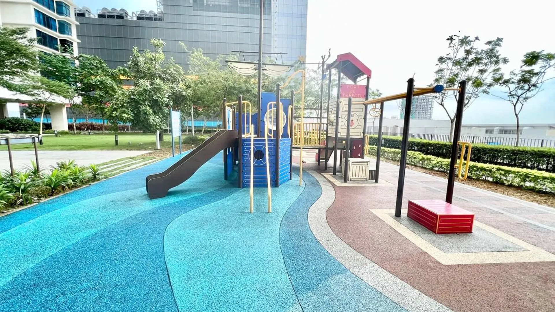 샤알람 세티아 알람의 아파트먼트 (486m², 침실 1개, 프라이빗 욕실 1개) 4성급 게스트하우스 레스토랑