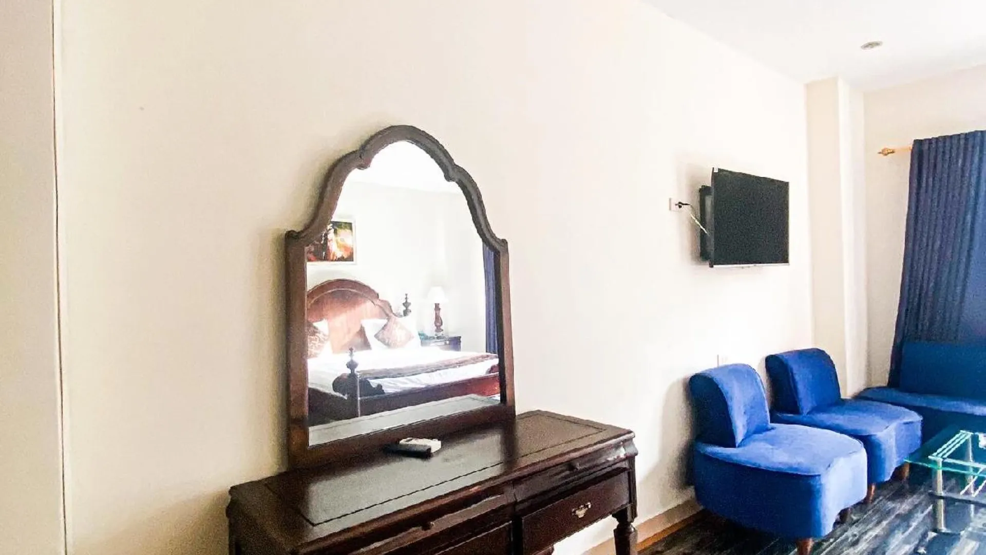 호치민 호앙 리 호텔 2성급 호텔 외관