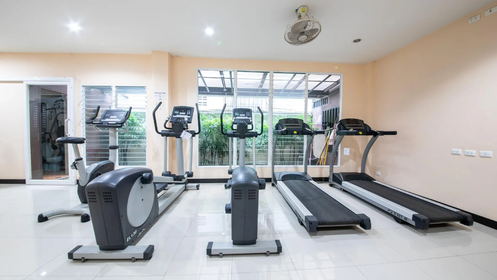 푸켓 라따나 레지던스 탈랑 2성급 호텔 객실