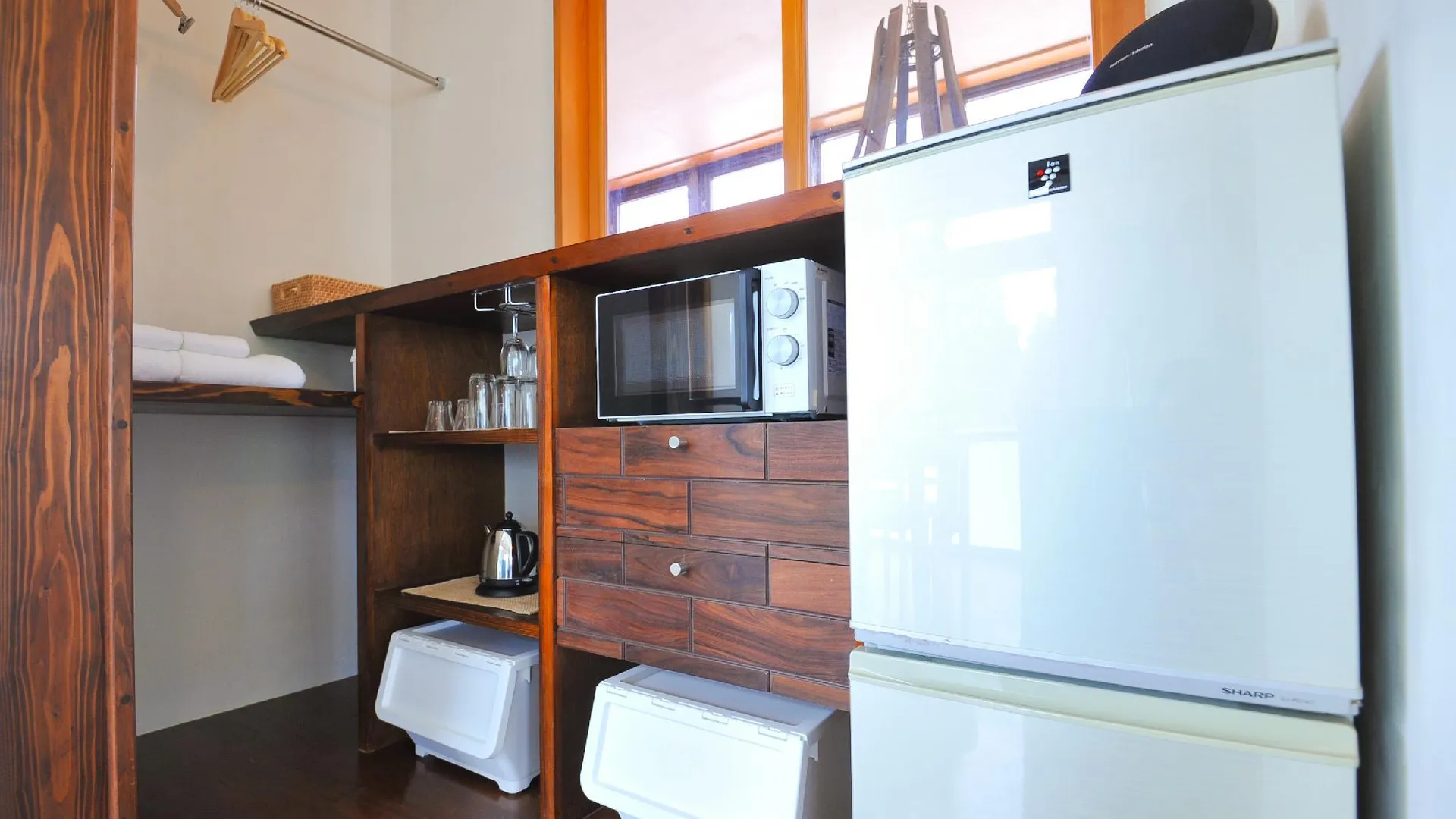 오키나와 본섬 우루마의 프라이빗 하우스 (80m², 침실 2개, 프라이빗 욕실 1개) 3성급 싱글룸 레스토랑