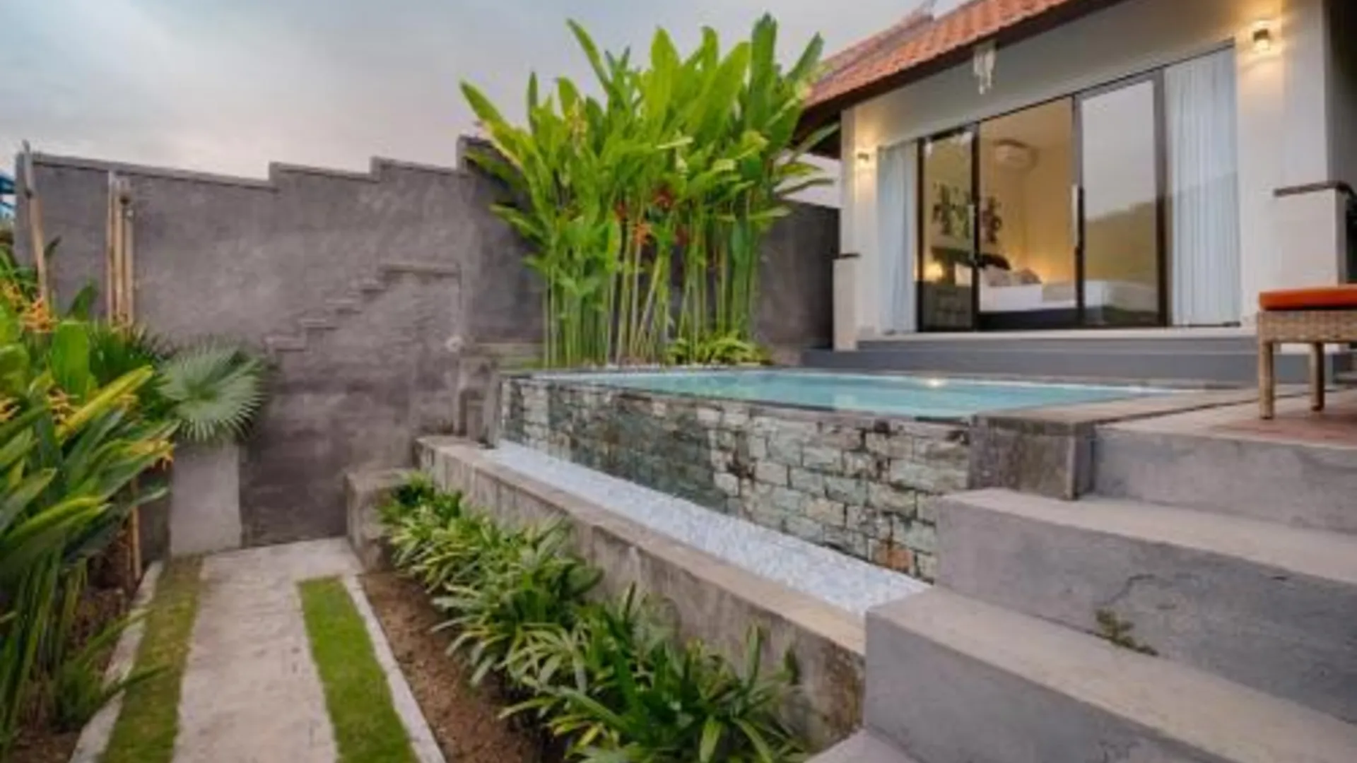 발리 나디라 발리 리조트 앤 빌라 4성급 호텔 수영장