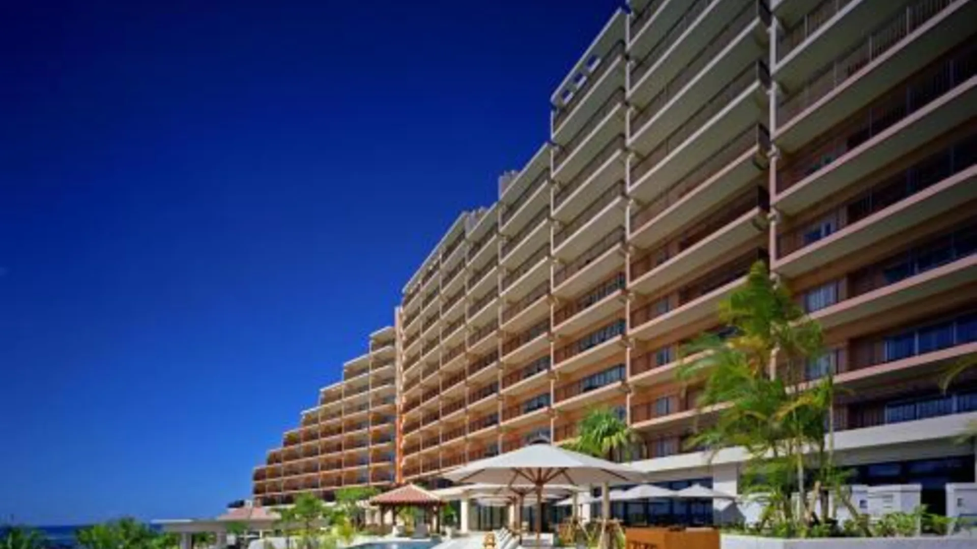 오키나와 본섬 카후우 리조트 후차쿠 콘도 호텔 4성급 호텔 외관