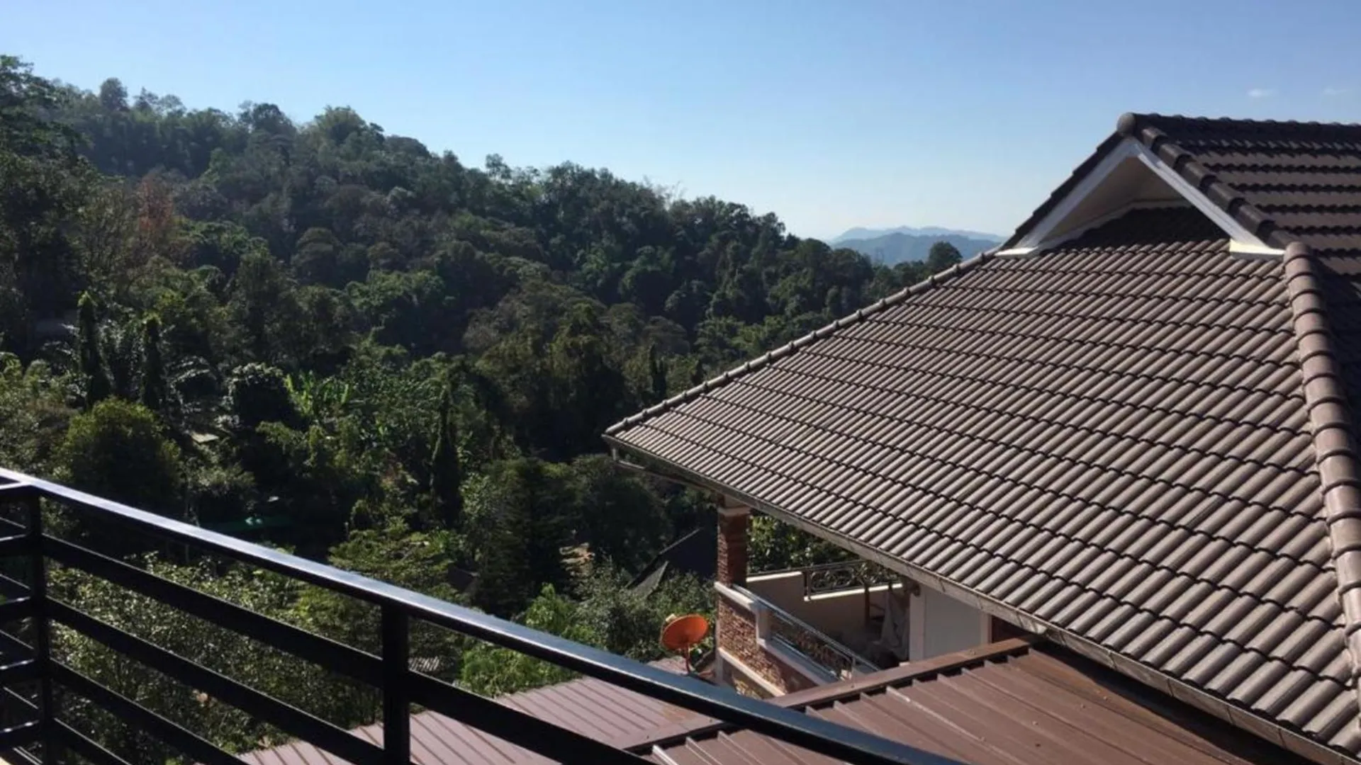 치앙라이 Doi Tung Heng Thana Homestay 3성급 게스트하우스 수영장