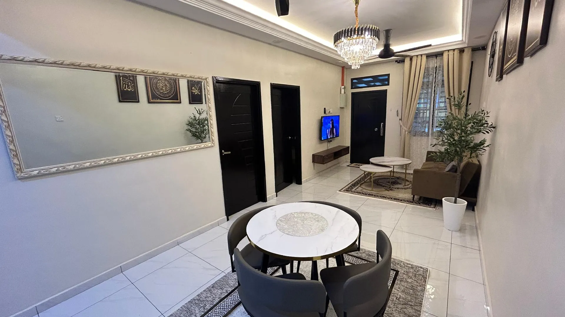 코타 팅기 코타 팅기 타운의 프라이빗 하우스 (m², 침실 3개, 프라이빗 욕실 2개) 1성급 싱글룸 로비