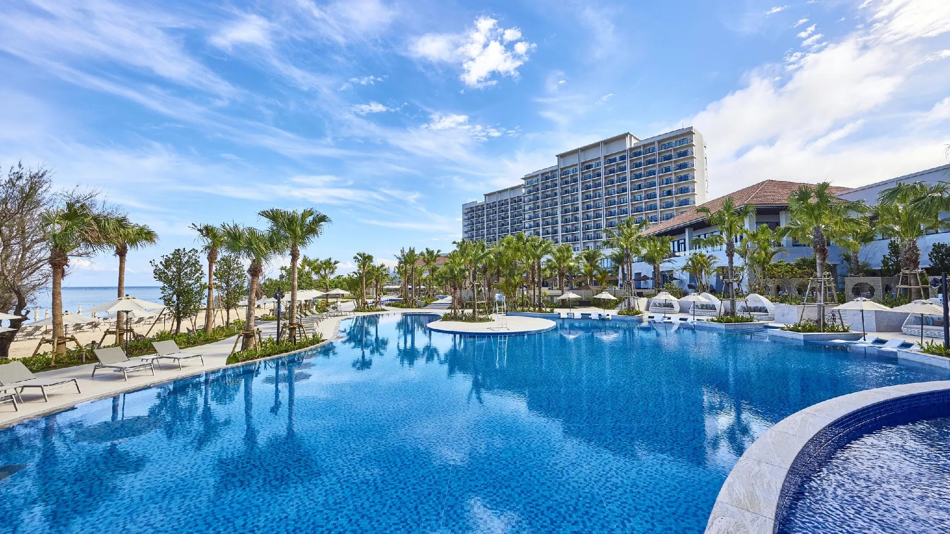 오키나와 본섬 류큐 호텔 앤 리조트 나시로 비치 5성급 호텔 로비