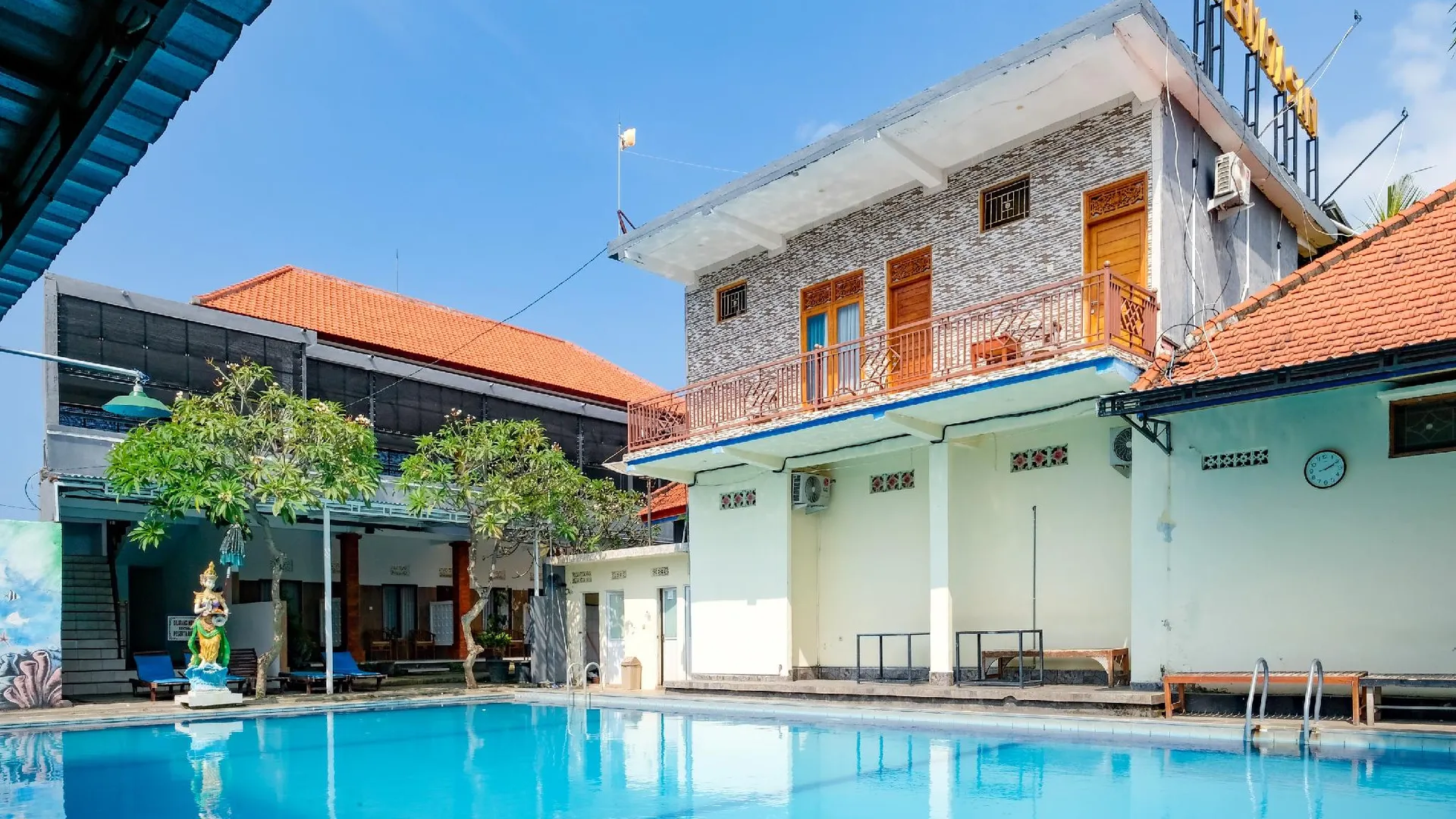 발리 레드도어즈 플러스 @ 싱아라자 3성급 호텔 객실