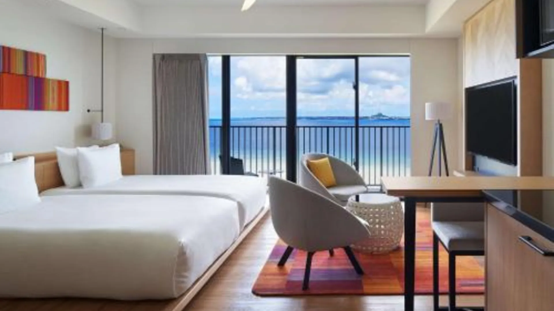 오키나와 본섬 힐튼 클럽 더 비치 리조트 세소코 3성급 호텔 스위트룸