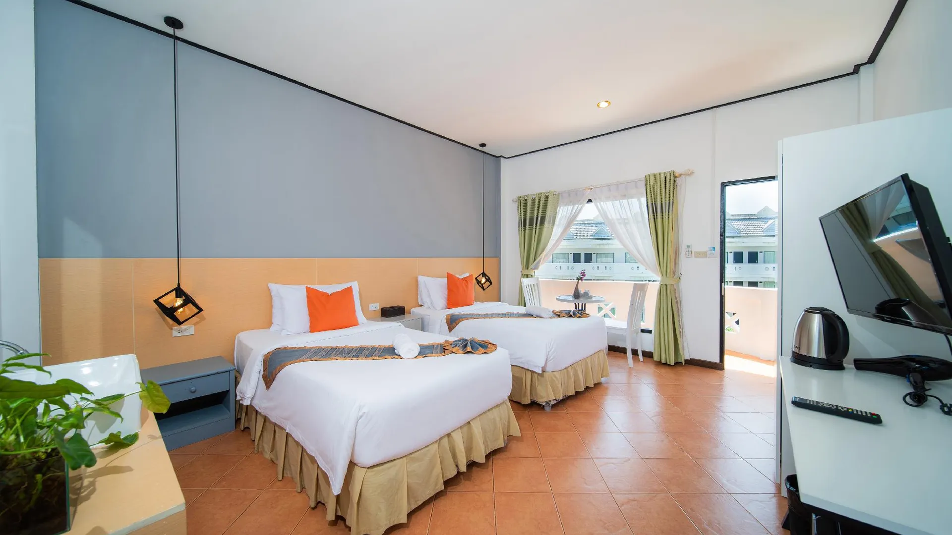 푸켓 블루 카리나 호텔 푸켓 3성급 호텔 스위트룸