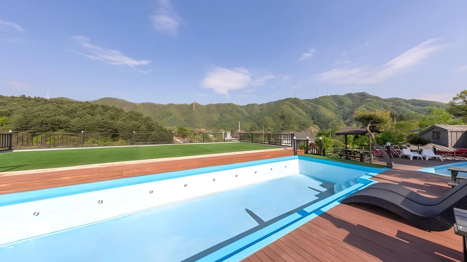 가평 가평 하늘산책 펜션 4성급 게스트하우스 외관