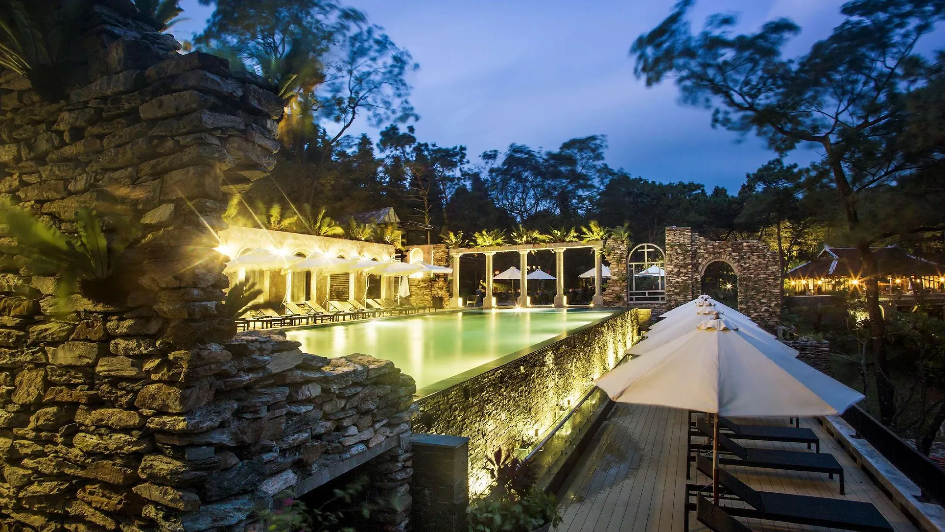 하노이 멜리아 바비 마운틴 리트리트 4성급 호텔 수영장