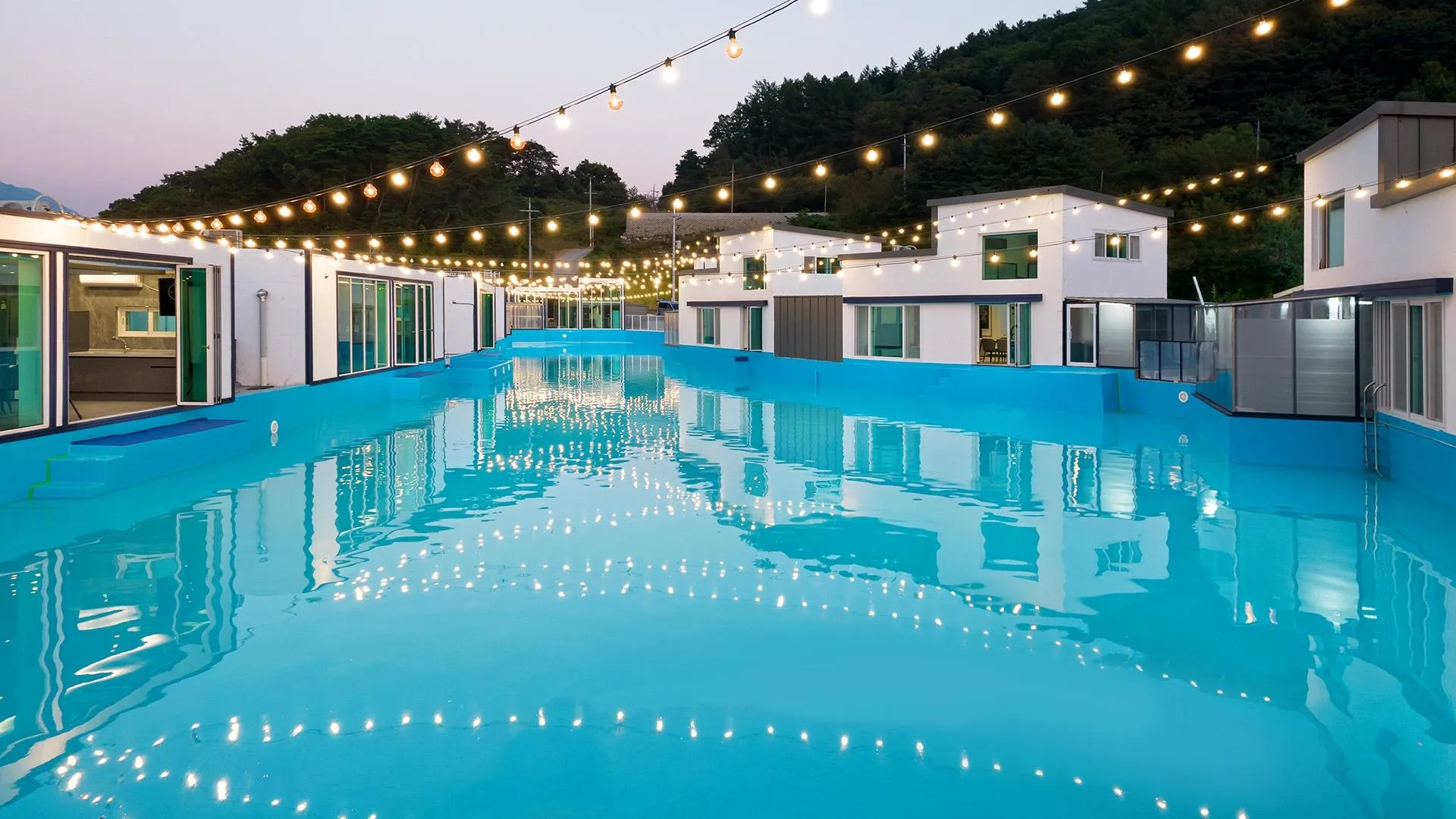 제천 제천 쁘띠포레풀빌라 4성급 게스트하우스 로비