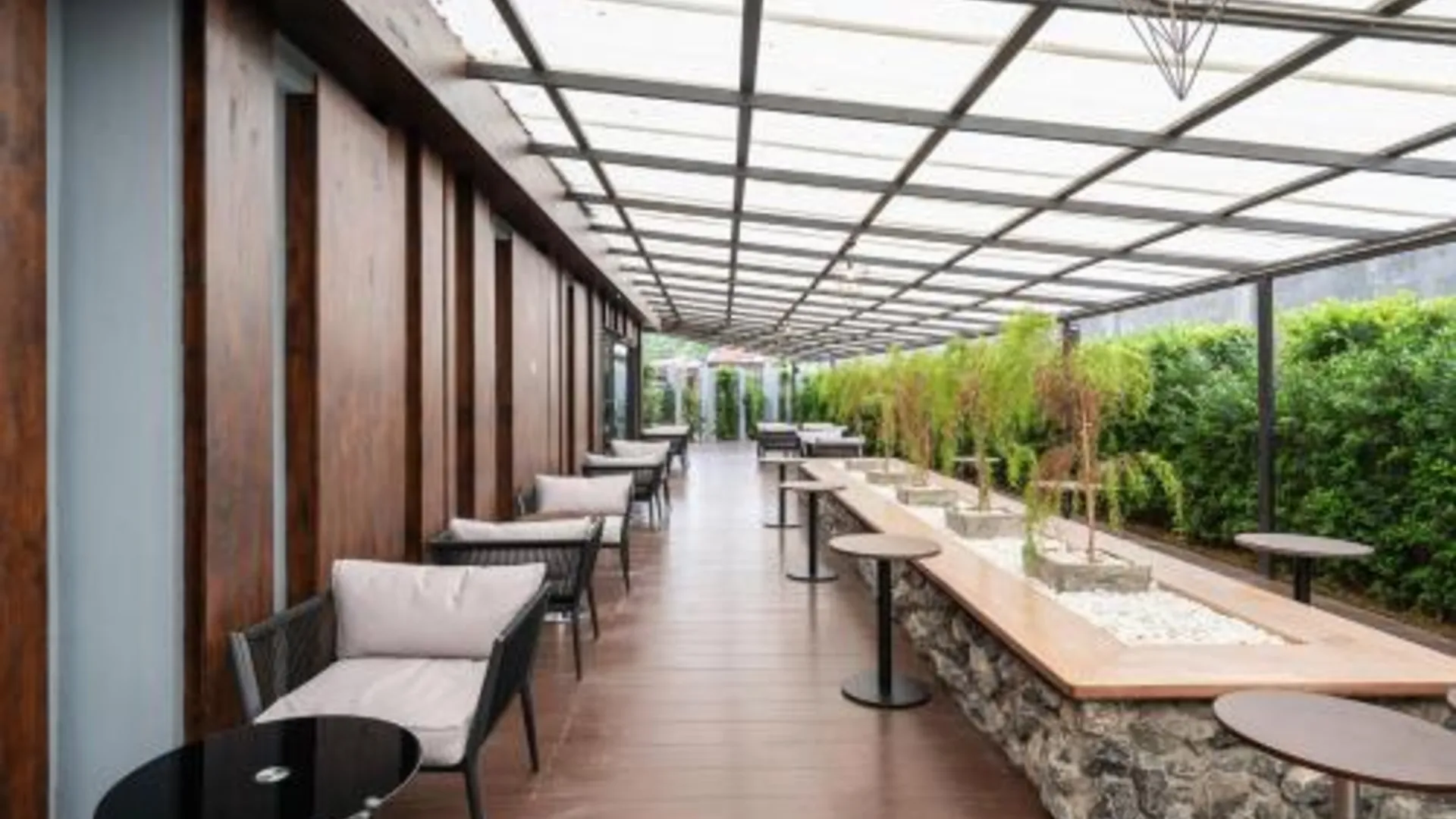 치앙라이 코코텔 치앙라이 에어포트 스위트 4성급 호텔 외관