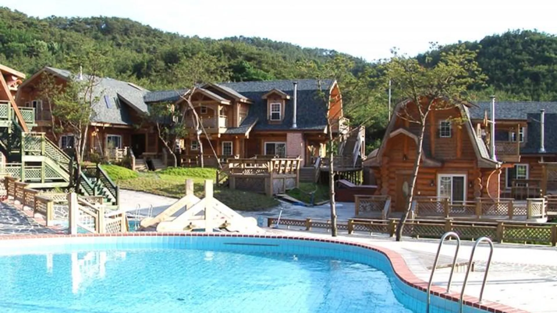 보령 보령 숲속애애플트리펜션 3성급 게스트하우스 객실