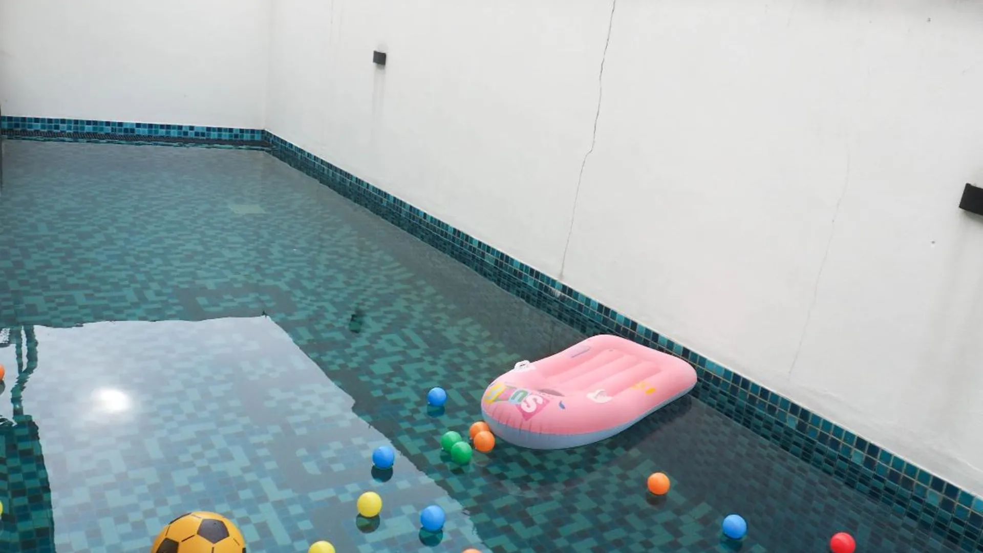 말라카 클레방의 빌라 (380m², 침실 3개, 프라이빗 욕실 4개) 2성급 싱글룸 수영장