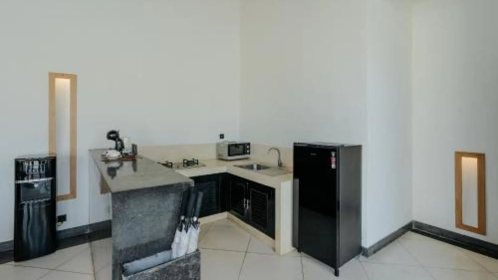 발리 더 스미냑 스위트 프라이빗 빌라 5성급 호텔 전망