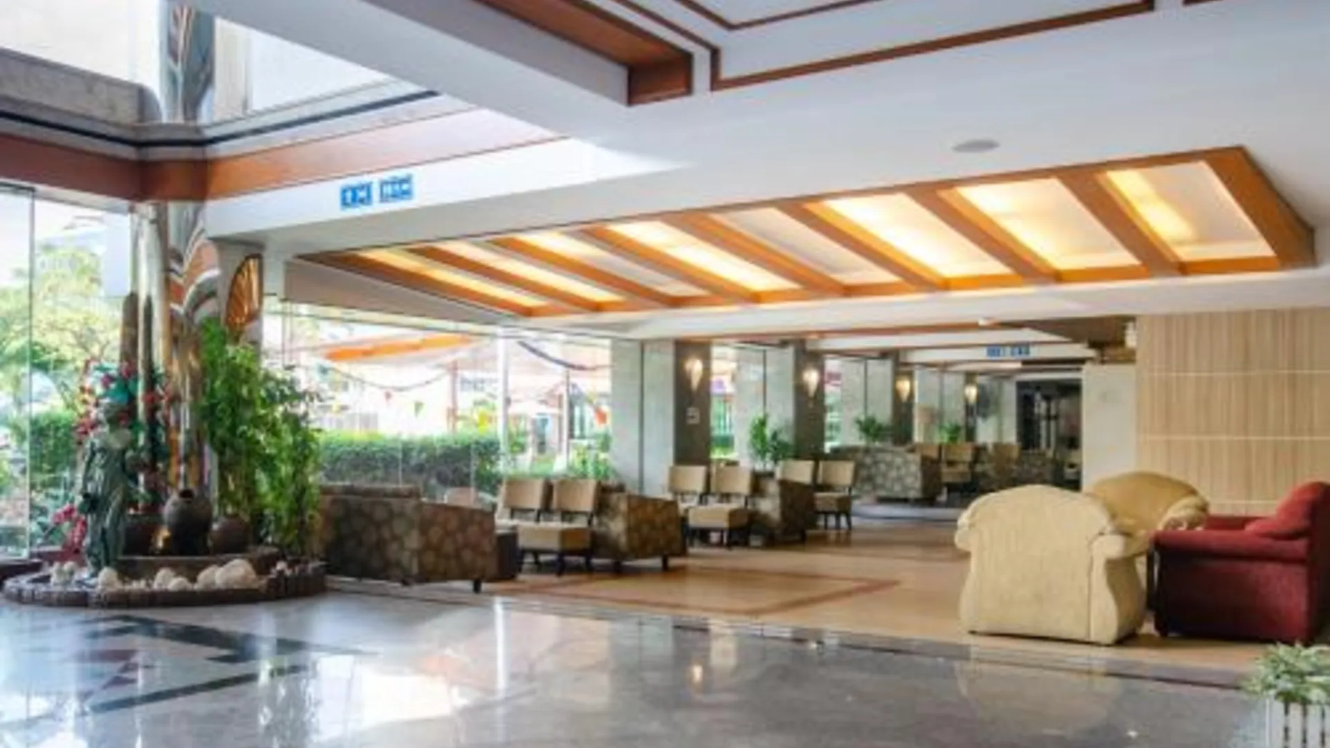 방콕 타라 가든 호텔 4성급 호텔 외관