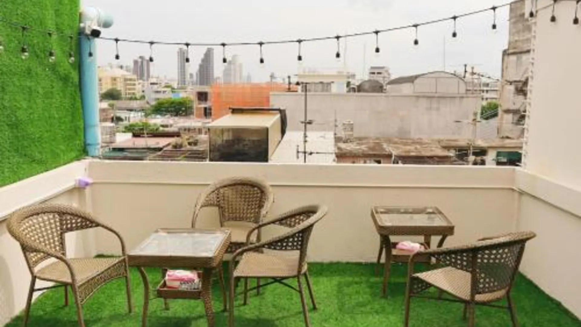 방콕 Holy Hostel Sathorn 2성급 게스트하우스 전망