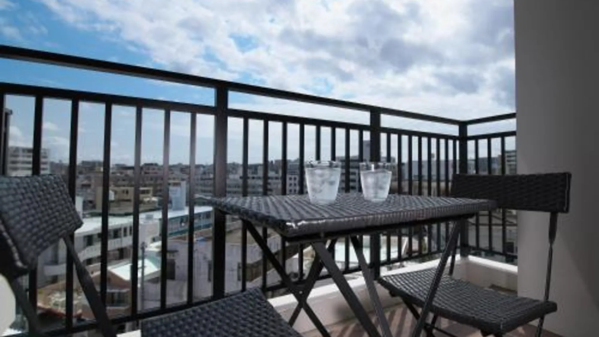 오키나와 본섬 HOTEL Y'RISE TO URASOE 4성급 게스트하우스 객실