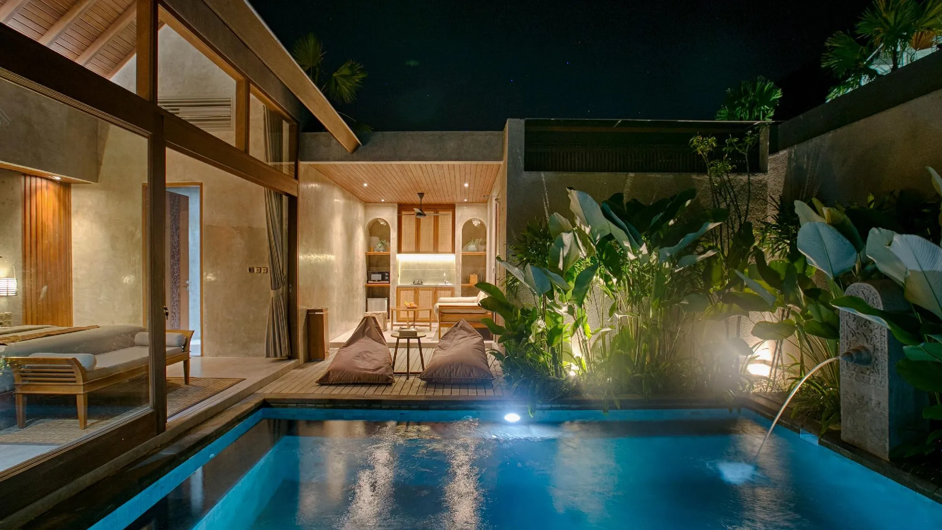 발리 타만 다르마왕사 스위트 4성급 호텔 객실