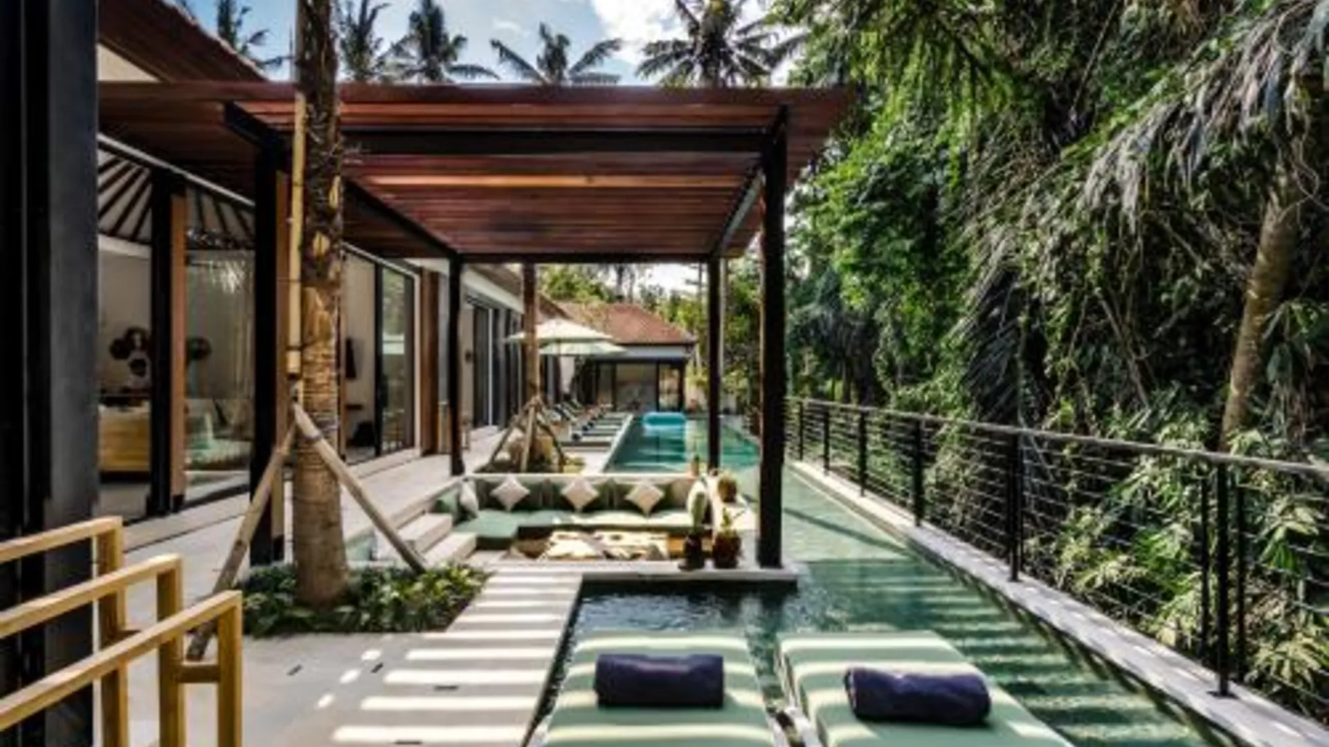 발리 Villa Mamily by BaliSuperHost 4성급 싱글룸 레스토랑