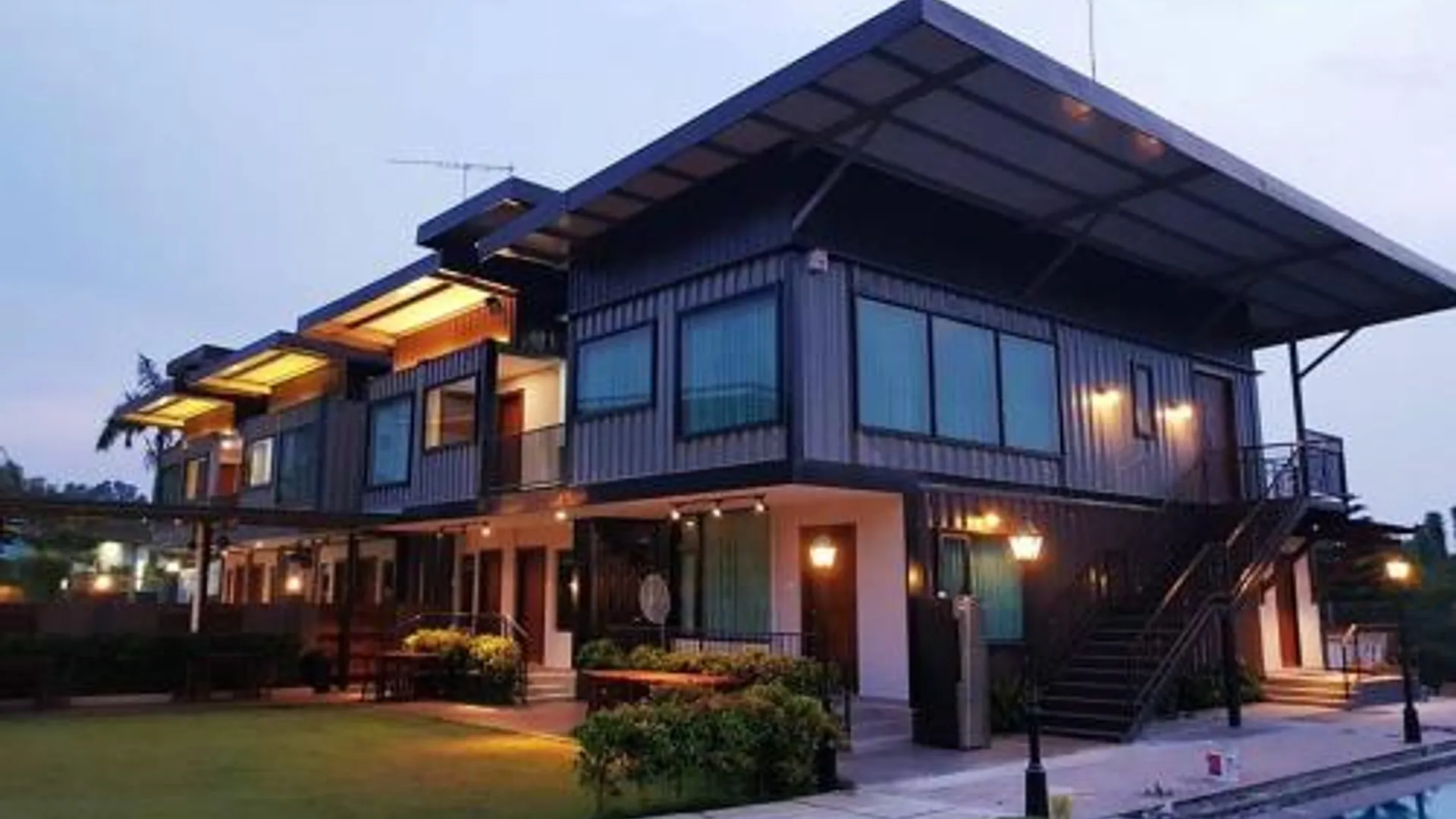 크루앙 클루앙 콘테이너 호텔 5성급 호텔 로비