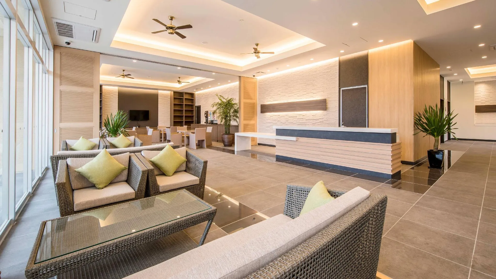 오키나와 본섬 리에타 나카야마 1성급 호텔 스위트룸