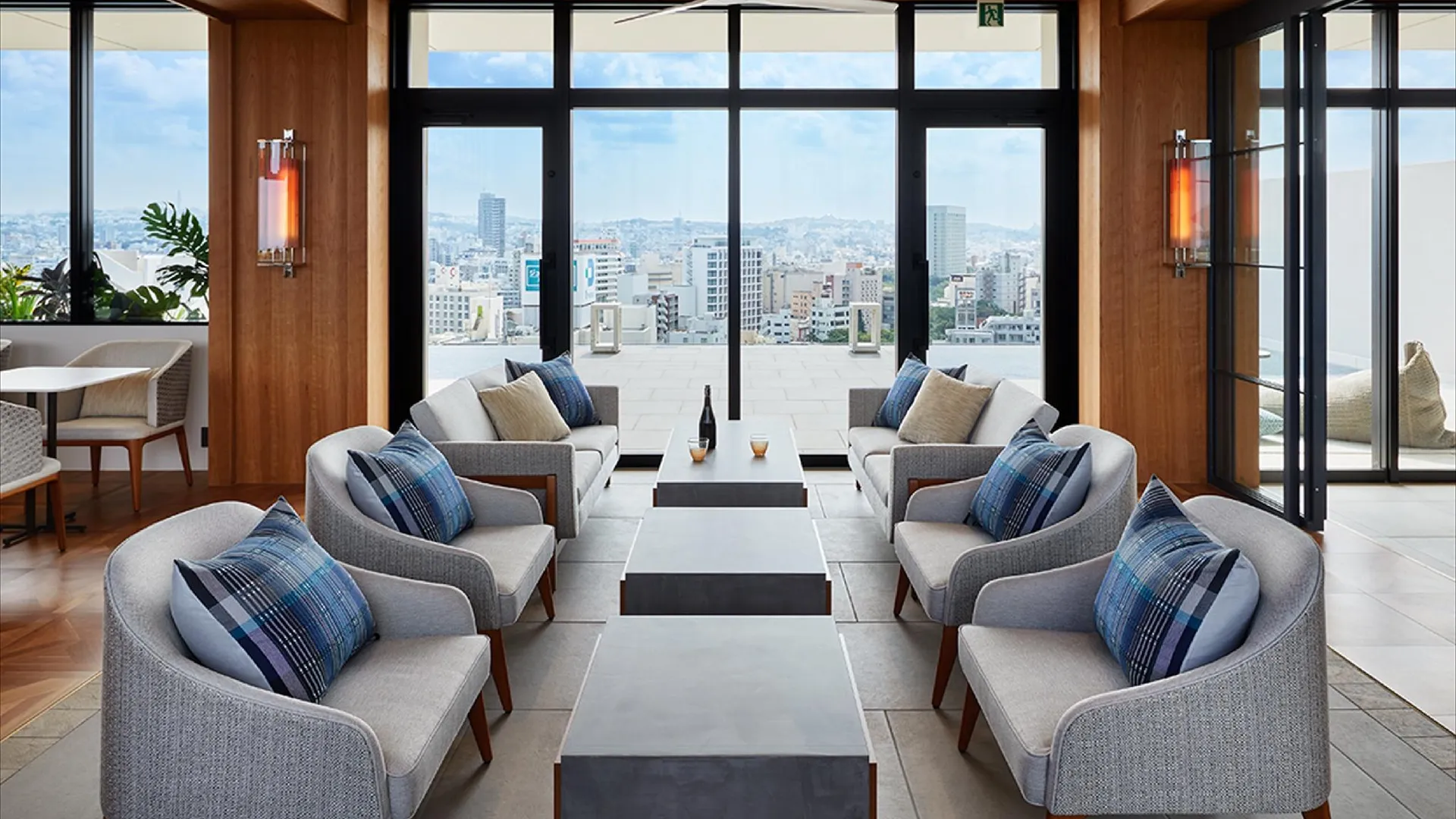 오키나와 본섬 호텔 스트라타 나하 3성급 호텔 로비