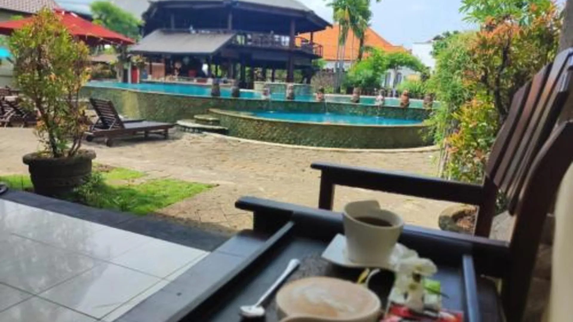 발리 더 센트럴 로비나 3성급 호텔 수영장