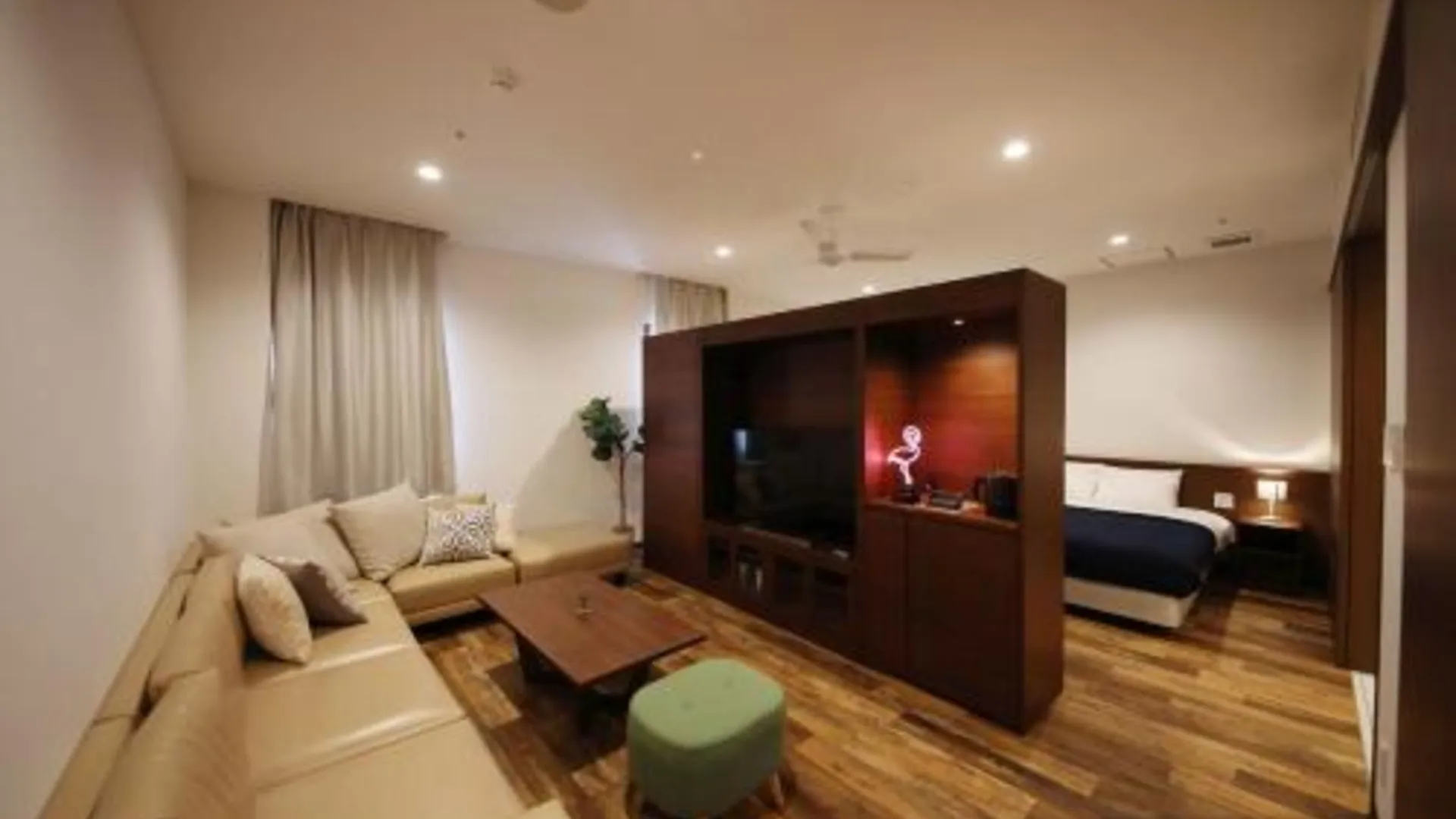 후쿠오카 존크 호텔 하카타 (ZONK HOTEL Hakata) 4성급 호텔 스위트룸