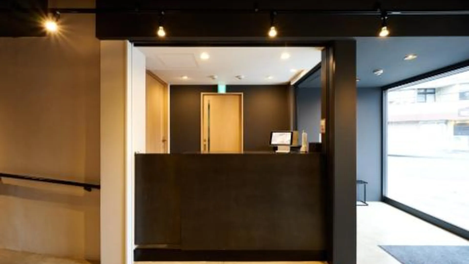 교토 CAPSULE HOTEL CONTINUE NijojoKita 2성급 호텔 수영장