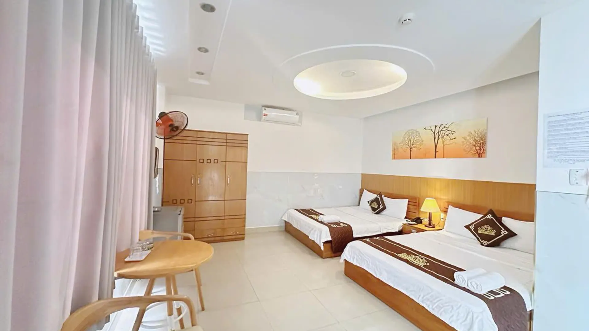 호치민 푸흥 호텔 2성급 호텔 스위트룸