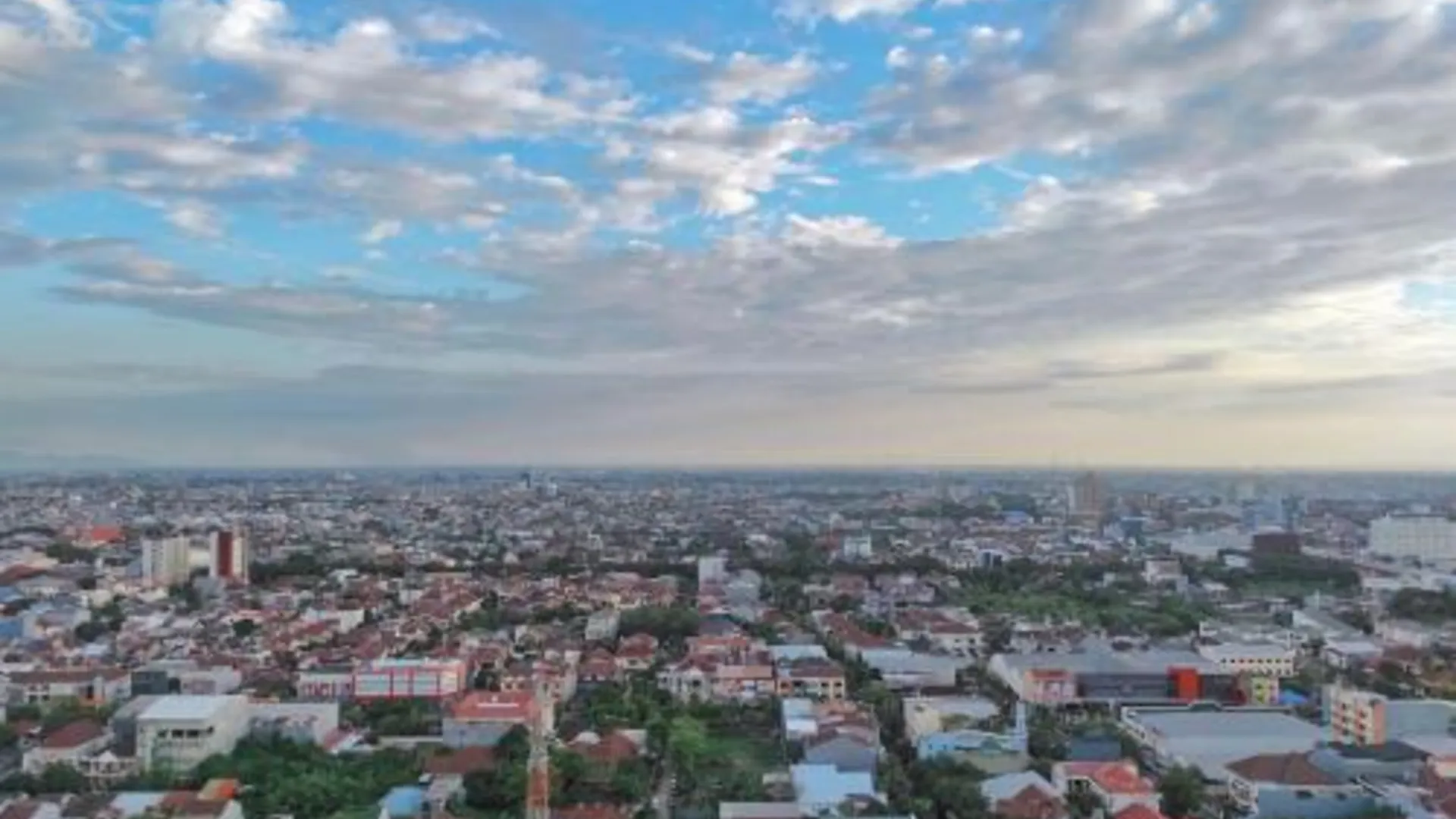 마카사르 Best Deal and Cozy 2BR Vida View Apartment By Travelio 3성급 싱글룸 전망