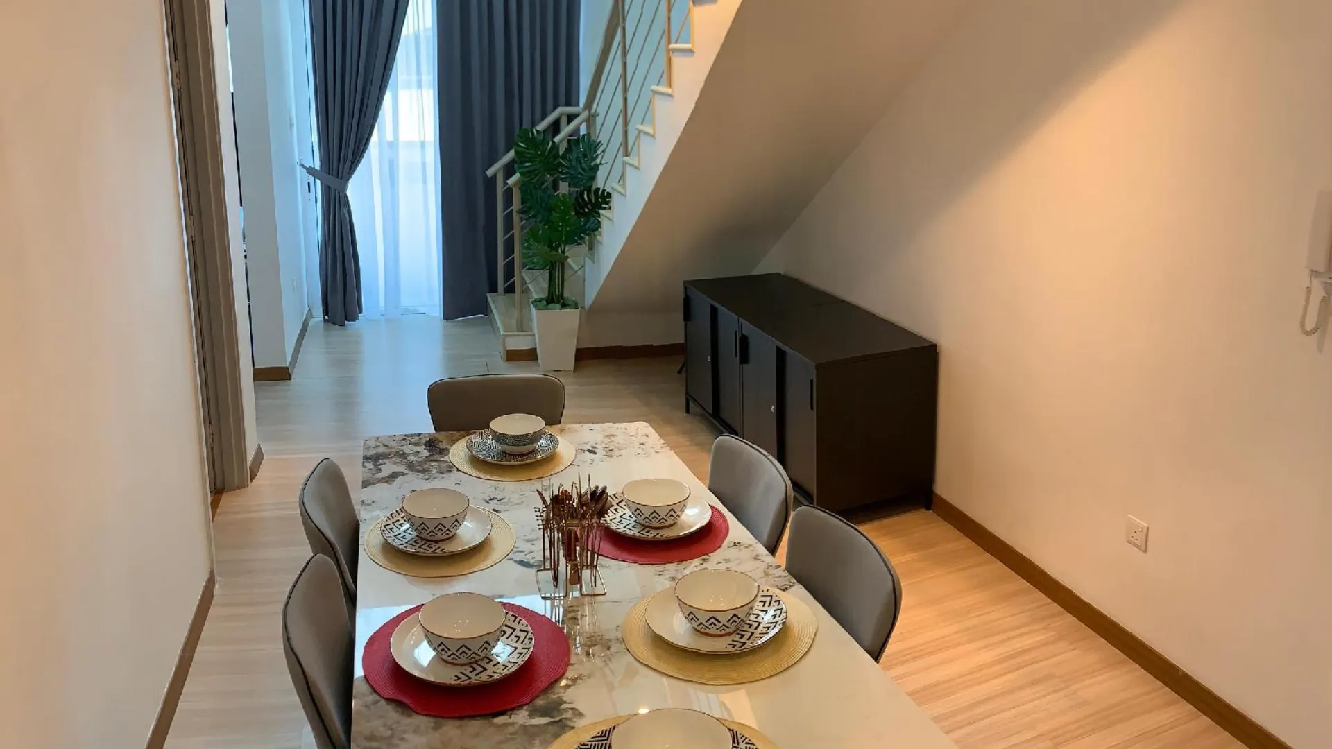 말라카 존커의 아파트먼트 (107m², 침실 3개, 프라이빗 욕실 3개) 4성급 싱글룸 로비