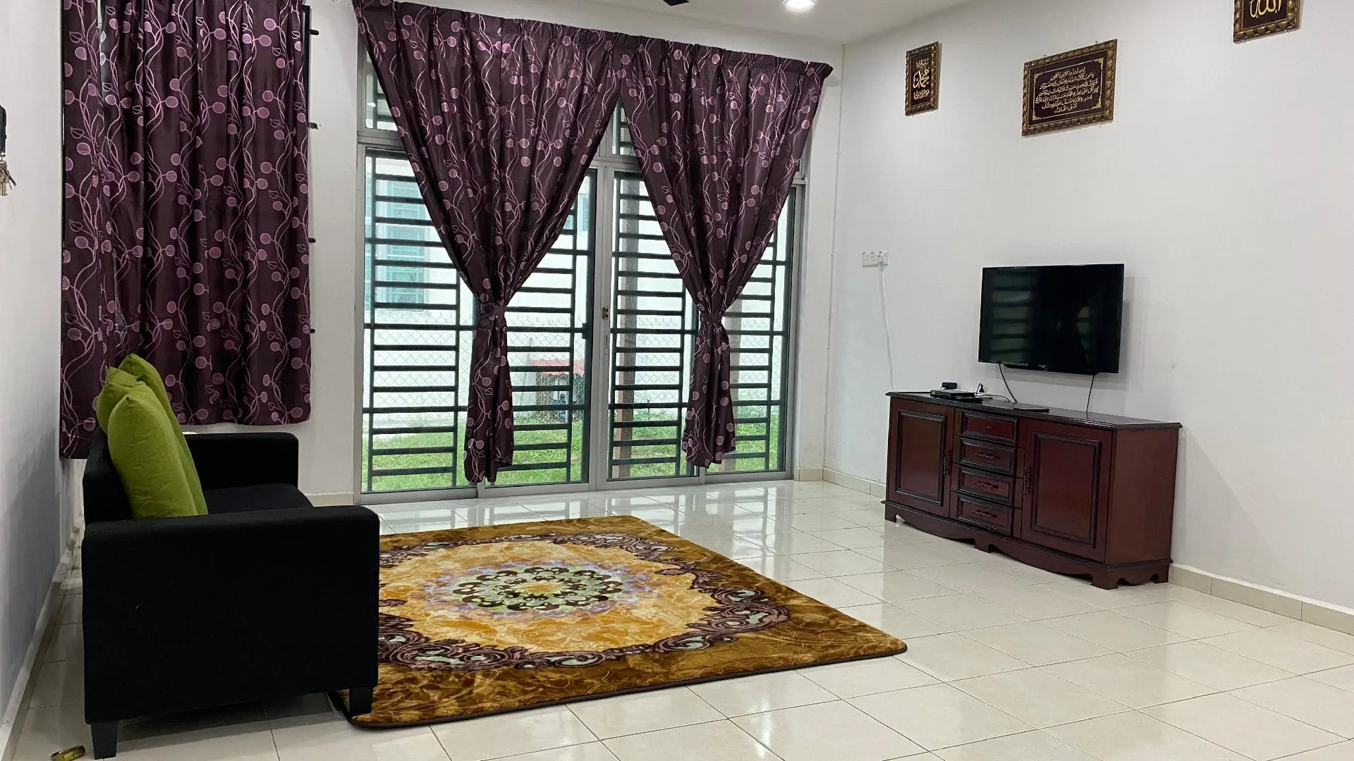 코타바루 판타이 차하야 부란 (PCB)의 프라이빗 하우스 (1300m², 침실 3개, 프라이빗 욕실 3개) 3성급 게스트하우스 객실